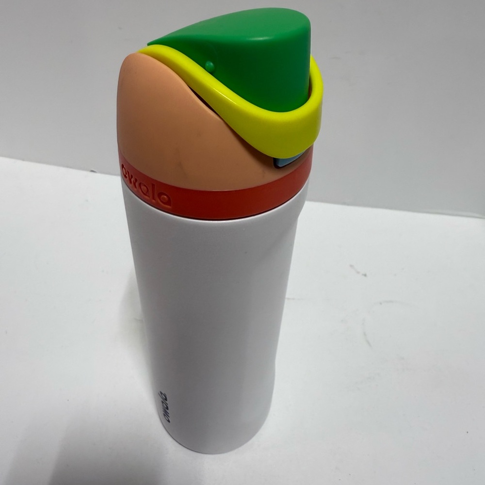 24 oz Owala FreeSip with Straw NEW